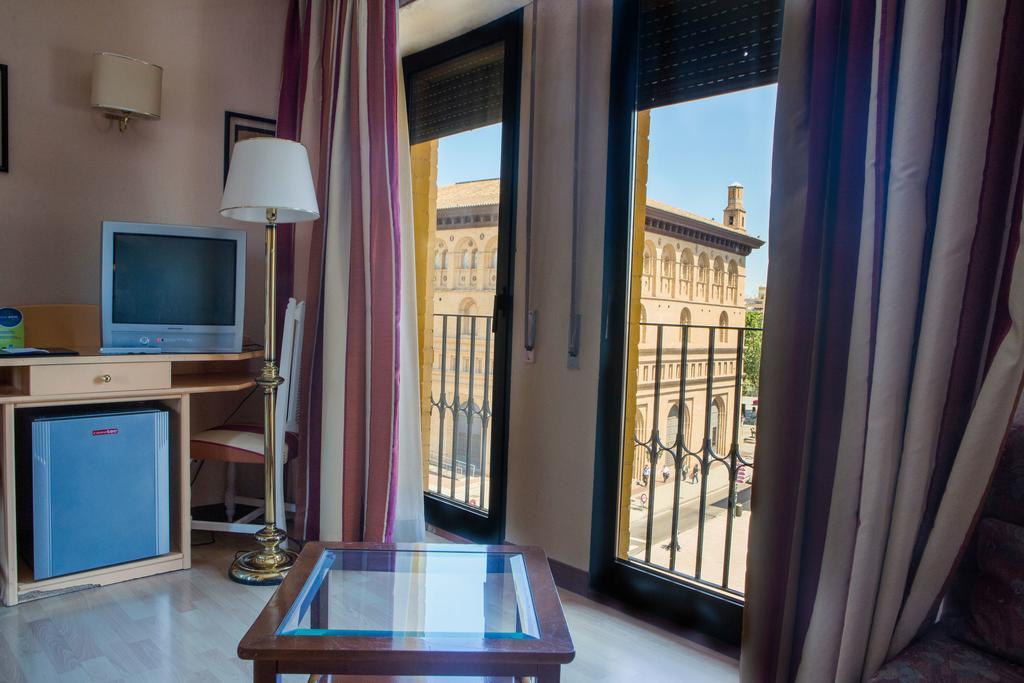 Hotel Tibur Zaragoza Eksteriør bilde