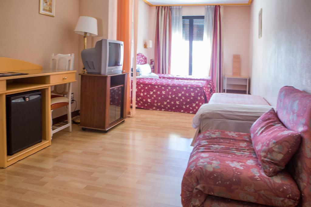 Hotel Tibur Zaragoza Eksteriør bilde